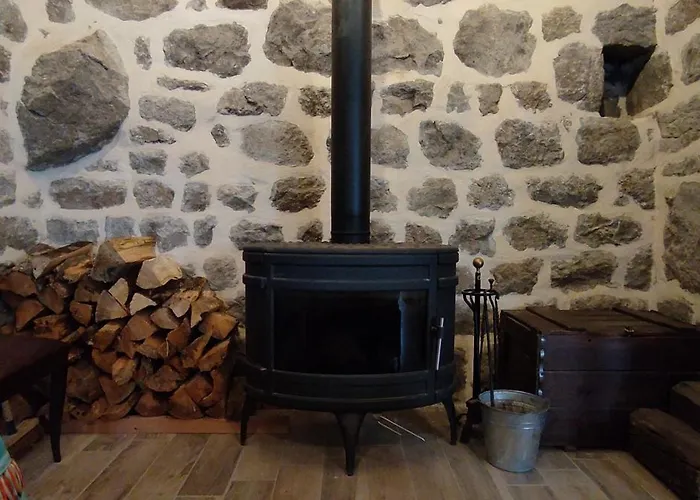 Le Mazel بيت للعطل Saint-Agrève